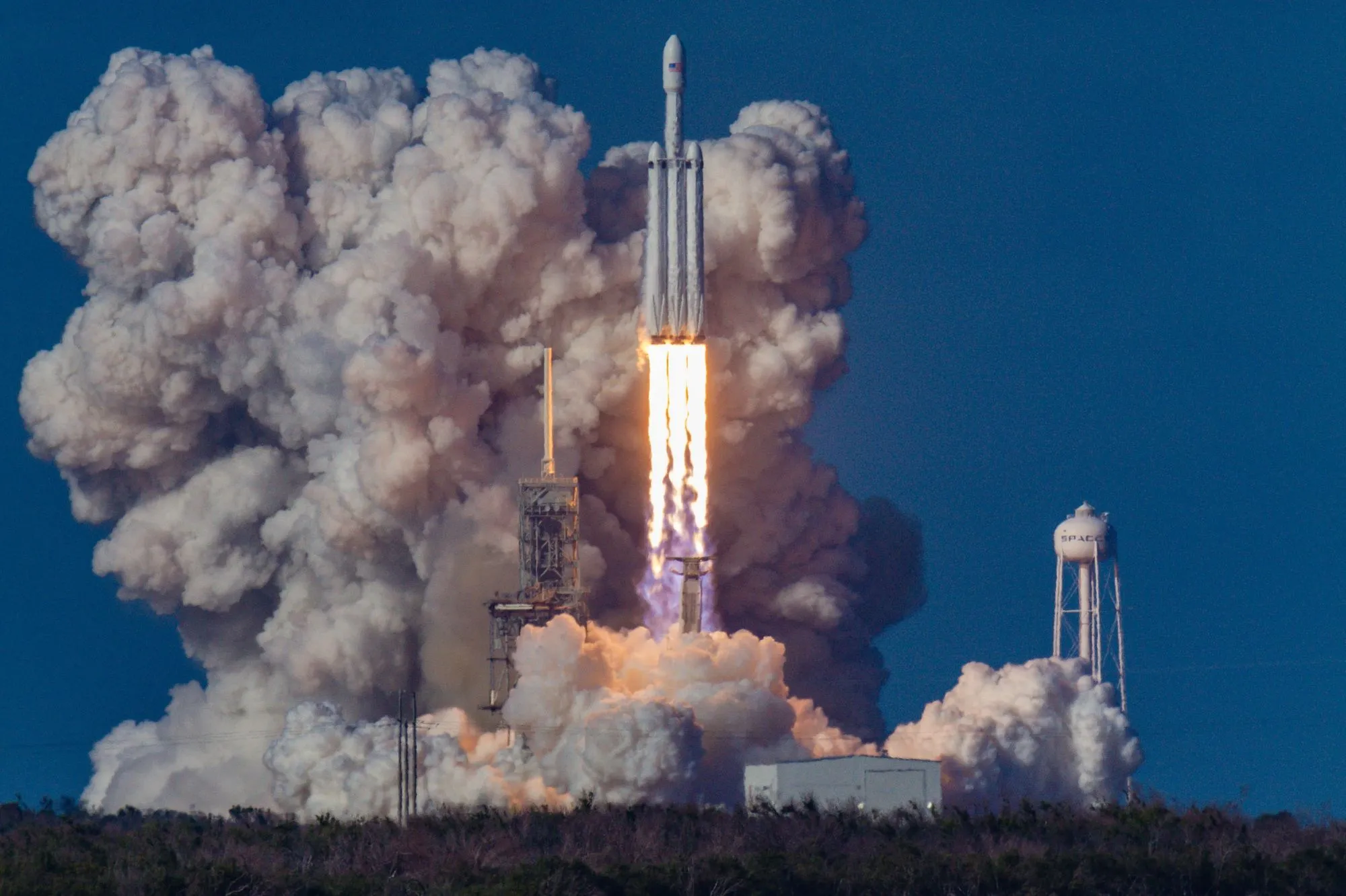 Falcon Heavy lift-off - Photo by Bill Jelen